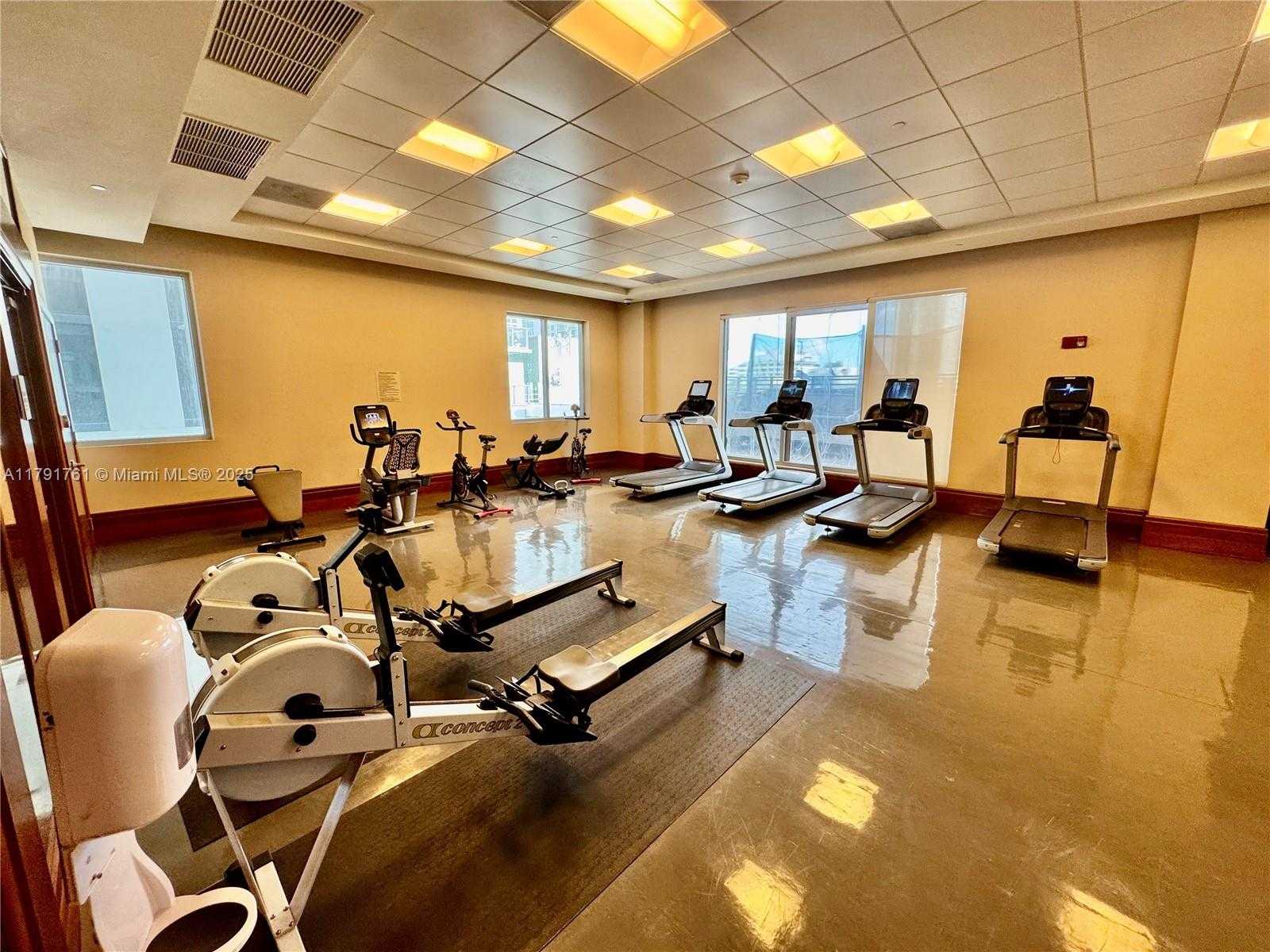 Small Image of 1060 BRICKELL AVE #3205, Miami Number 16