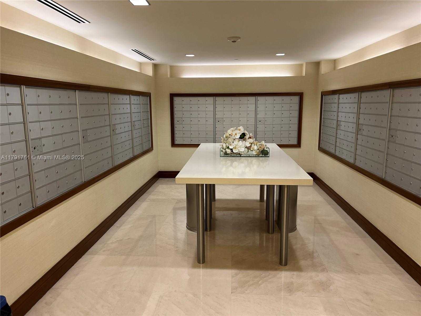 Small Image of 1060 BRICKELL AVE #3205, Miami Number 20