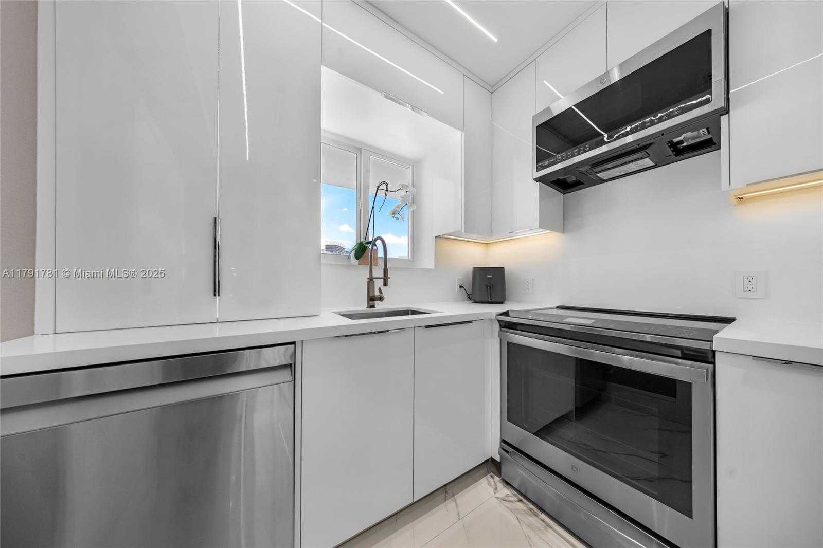 Small Image of 10190 COLLINS AVE #203, Bal Harbour Number 10