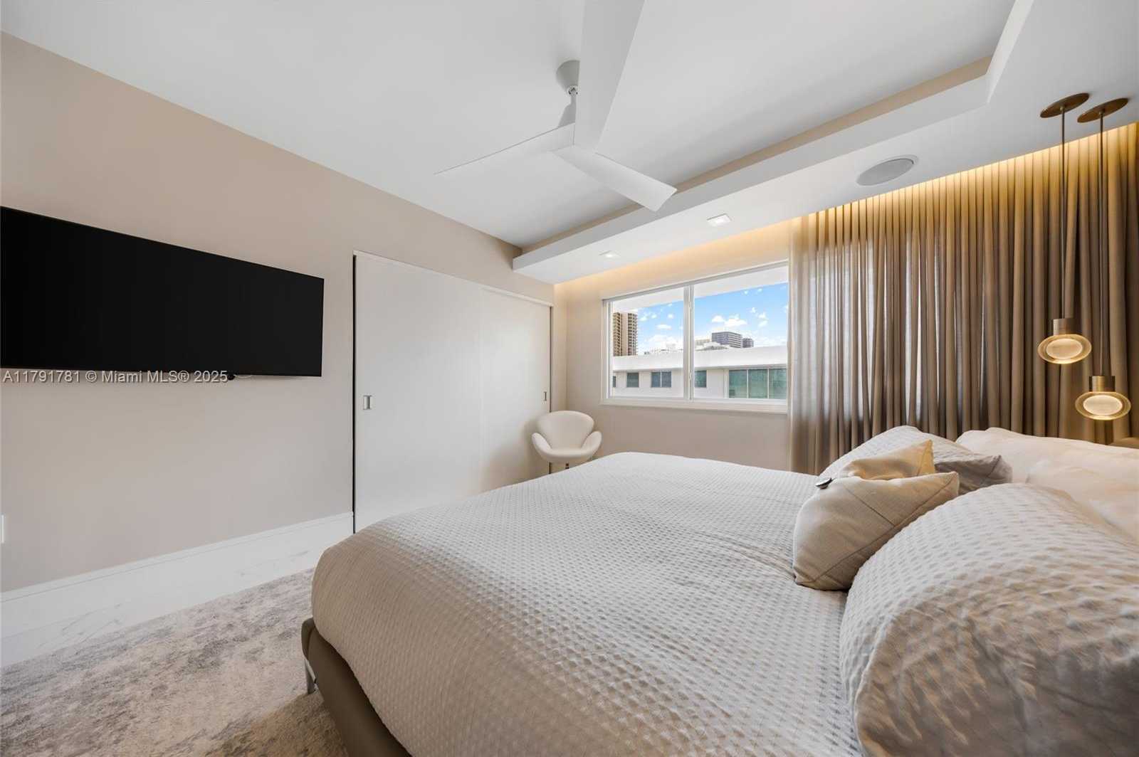 Small Image of 10190 COLLINS AVE #203, Bal Harbour Number 14