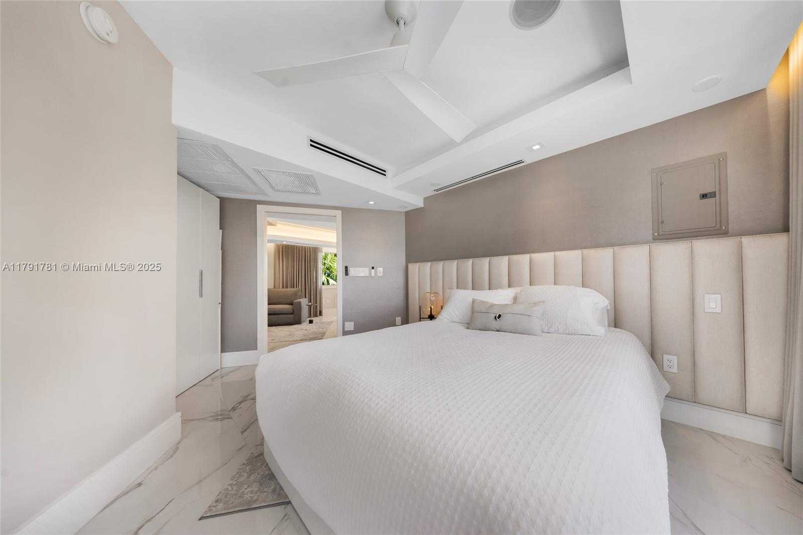 Small Image of 10190 COLLINS AVE #203, Bal Harbour Number 22