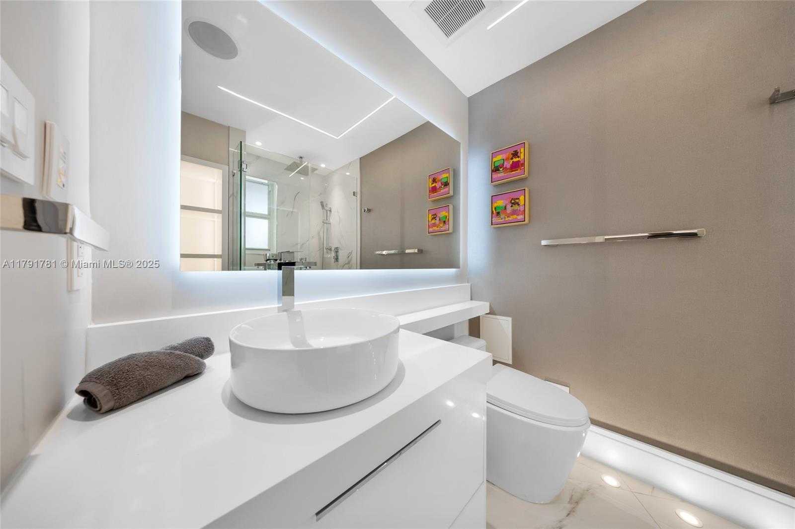 Small Image of 10190 COLLINS AVE #203, Bal Harbour Number 25