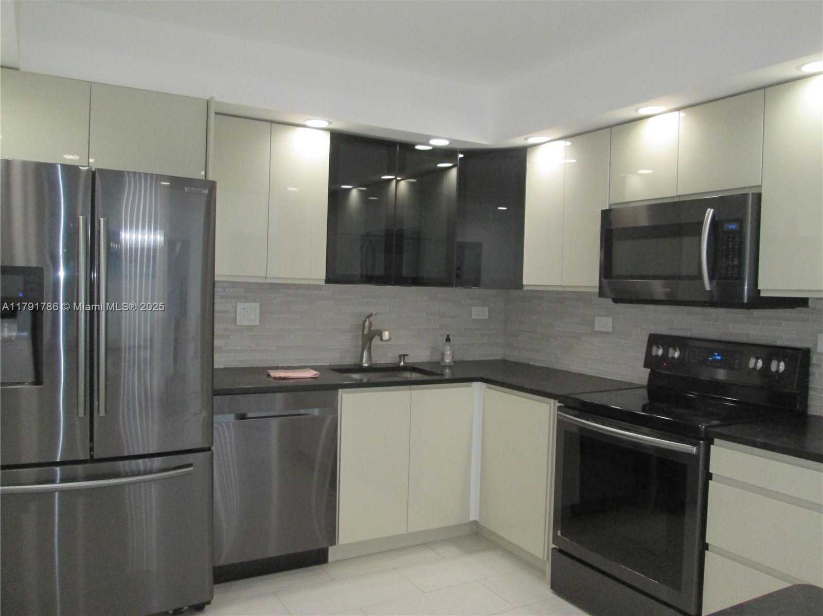 Small Image of 251 174TH ST #2208, Sunny Isles Beach Number 4