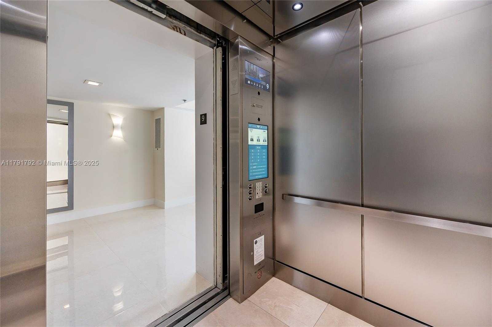 Small Image of 540 BRICKELL KEY DR #905, Miami Number 10