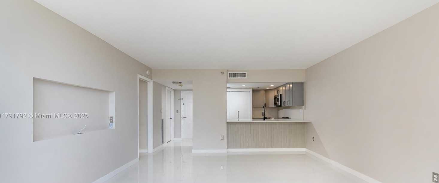 Small Image of 540 BRICKELL KEY DR #905, Miami Number 12