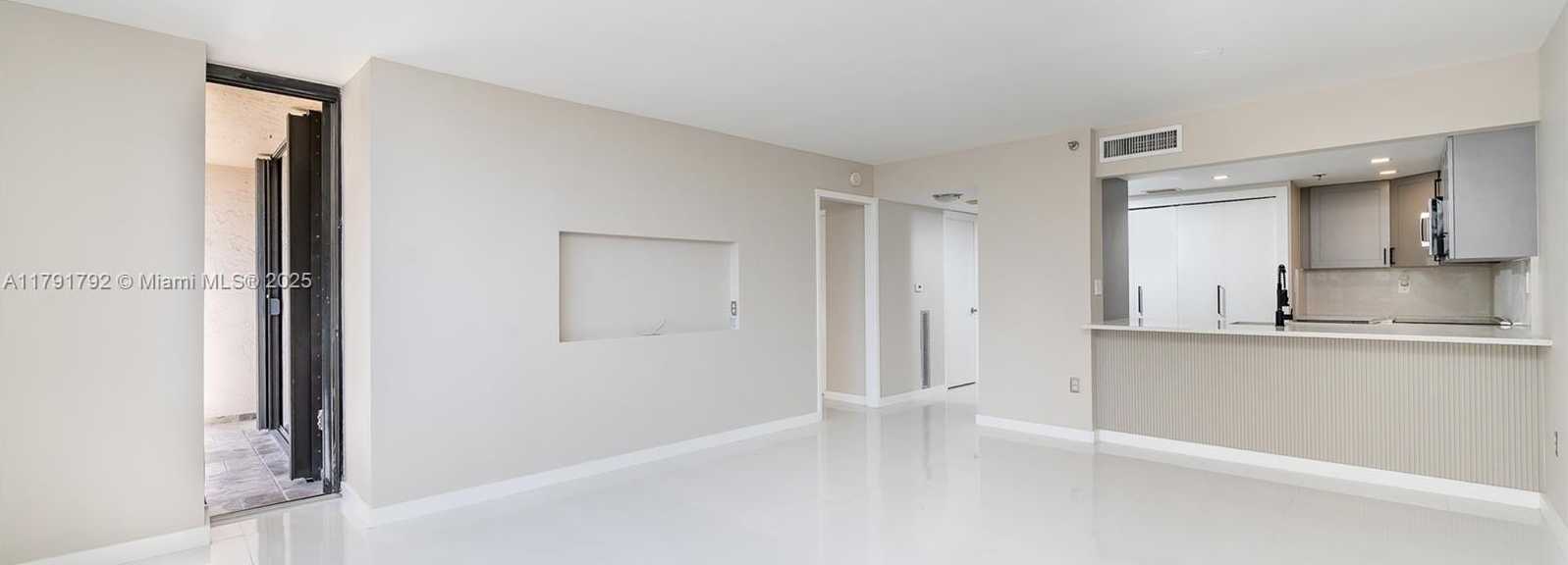 Small Image of 540 BRICKELL KEY DR #905, Miami Number 14