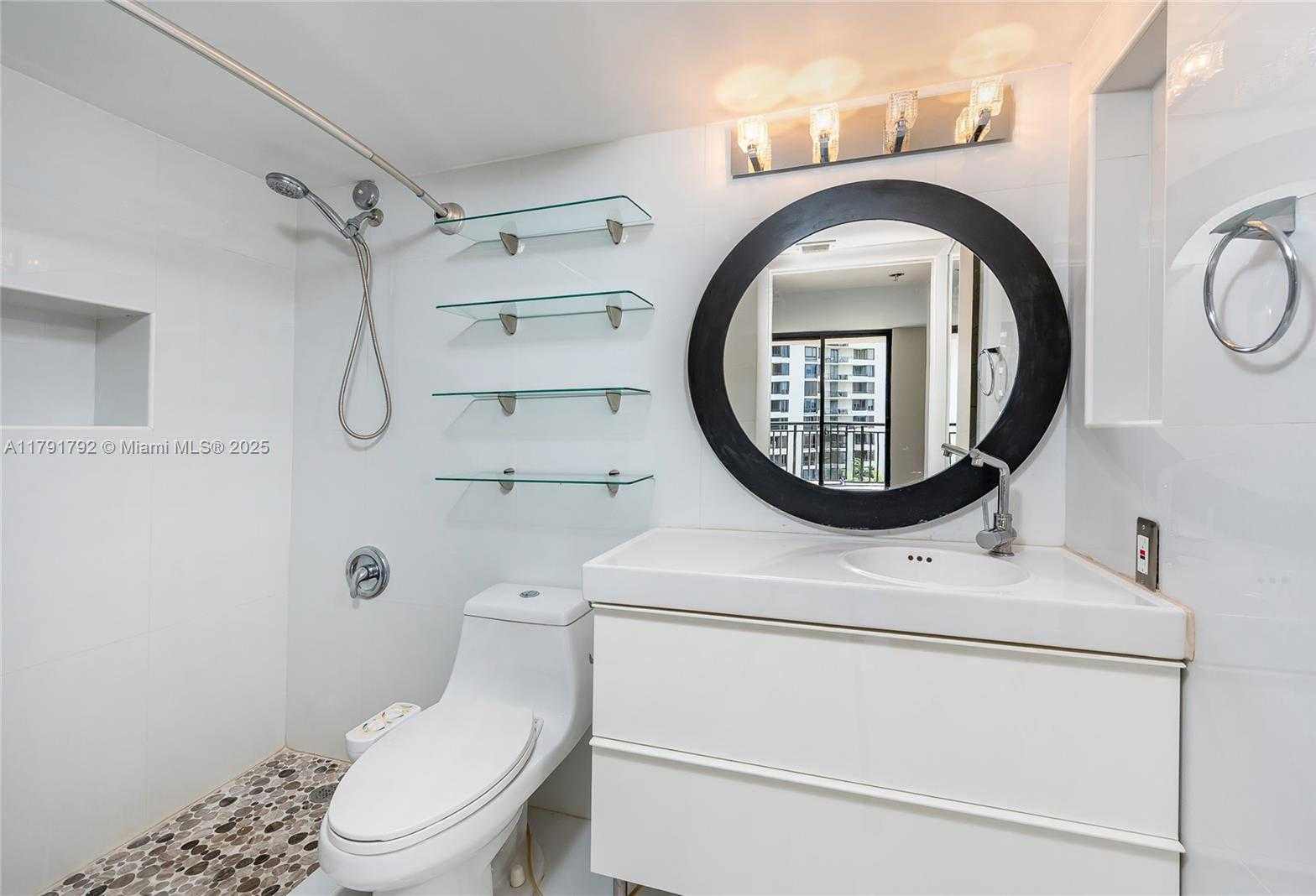 Small Image of 540 BRICKELL KEY DR #905, Miami Number 28