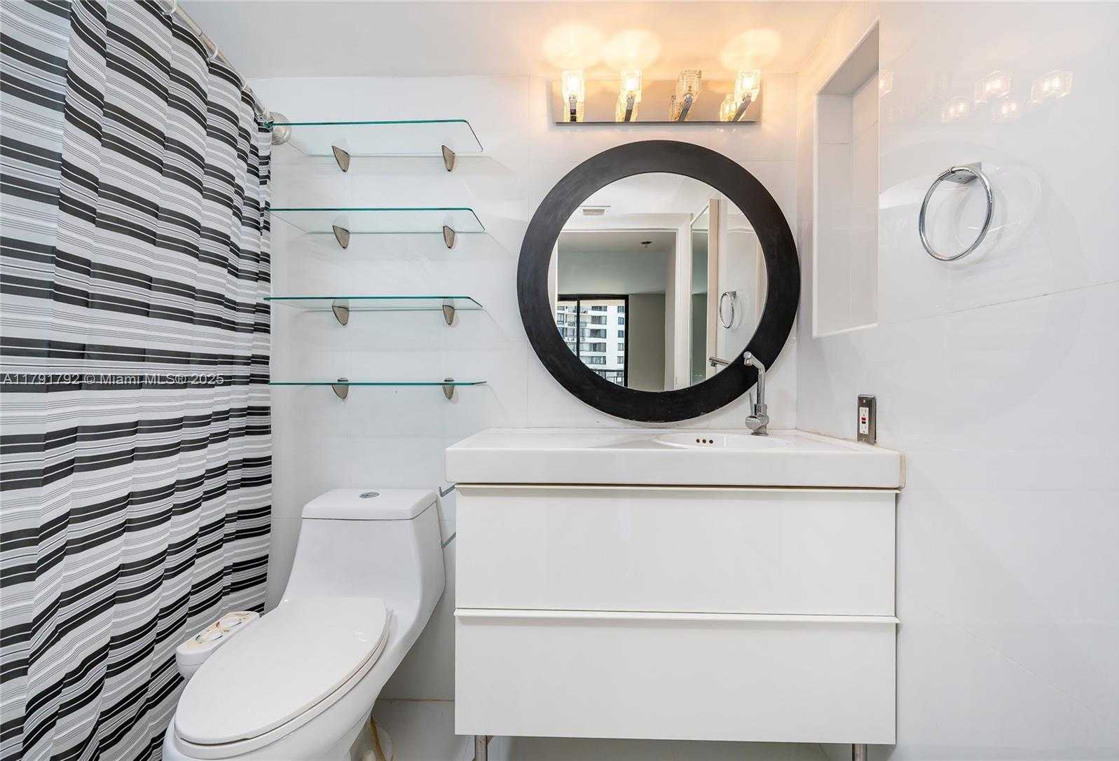 Small Image of 540 BRICKELL KEY DR #905, Miami Number 29