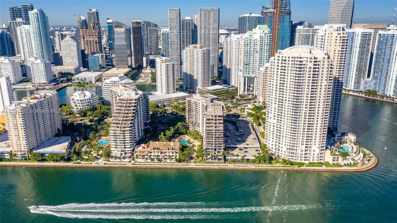 Small Image of 540 BRICKELL KEY DR #905, Miami Number 3