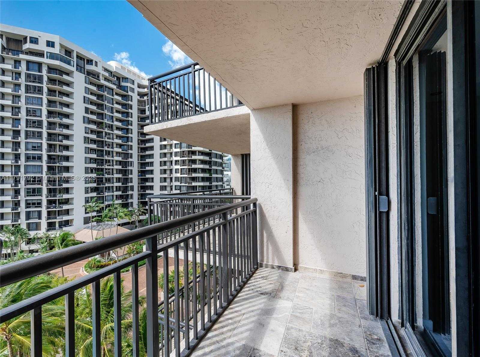 Small Image of 540 BRICKELL KEY DR #905, Miami Number 32