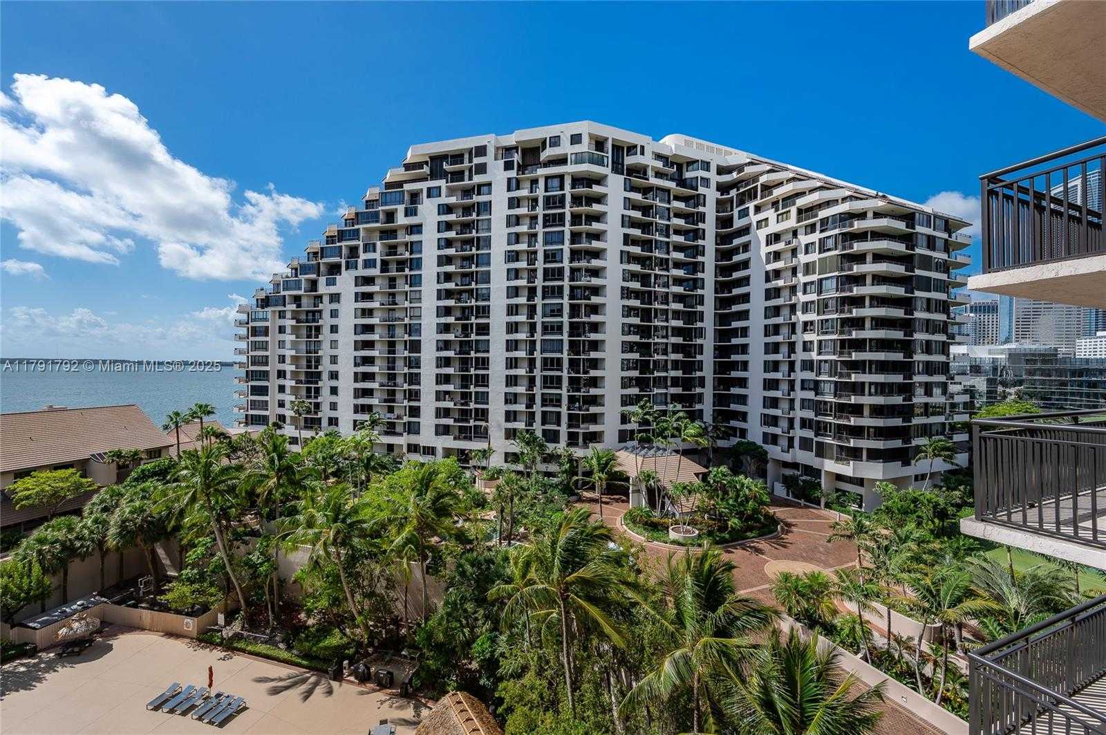 Small Image of 540 BRICKELL KEY DR #905, Miami Number 37