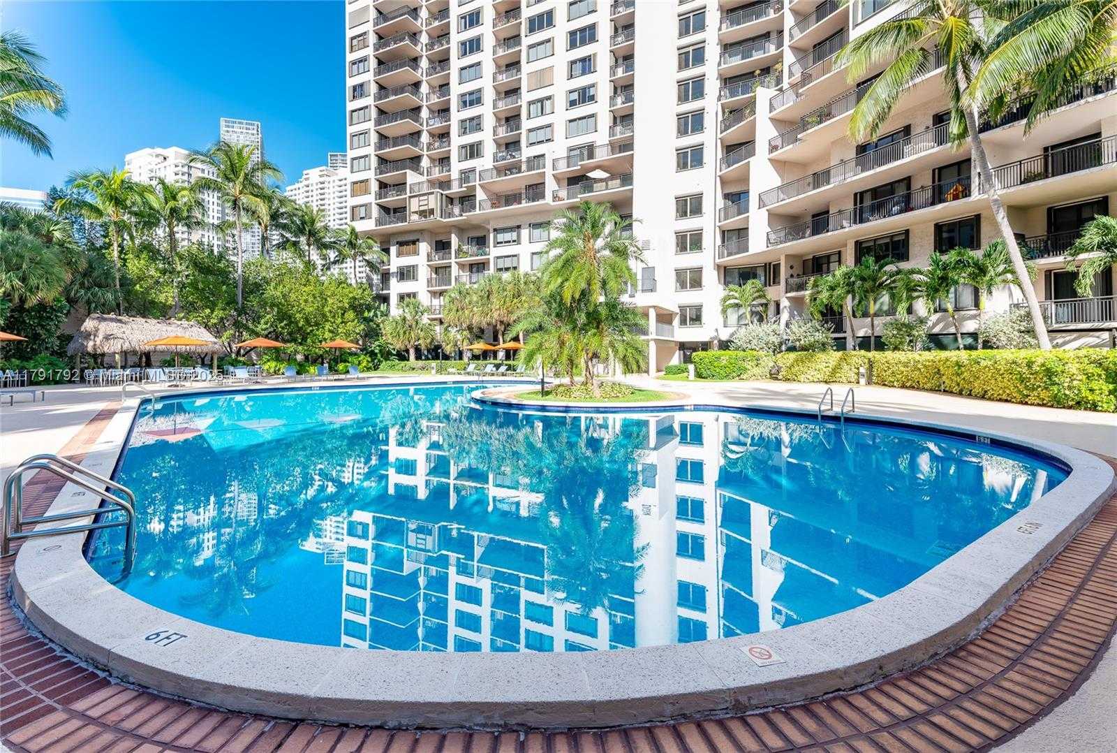 Small Image of 540 BRICKELL KEY DR #905, Miami Number 39