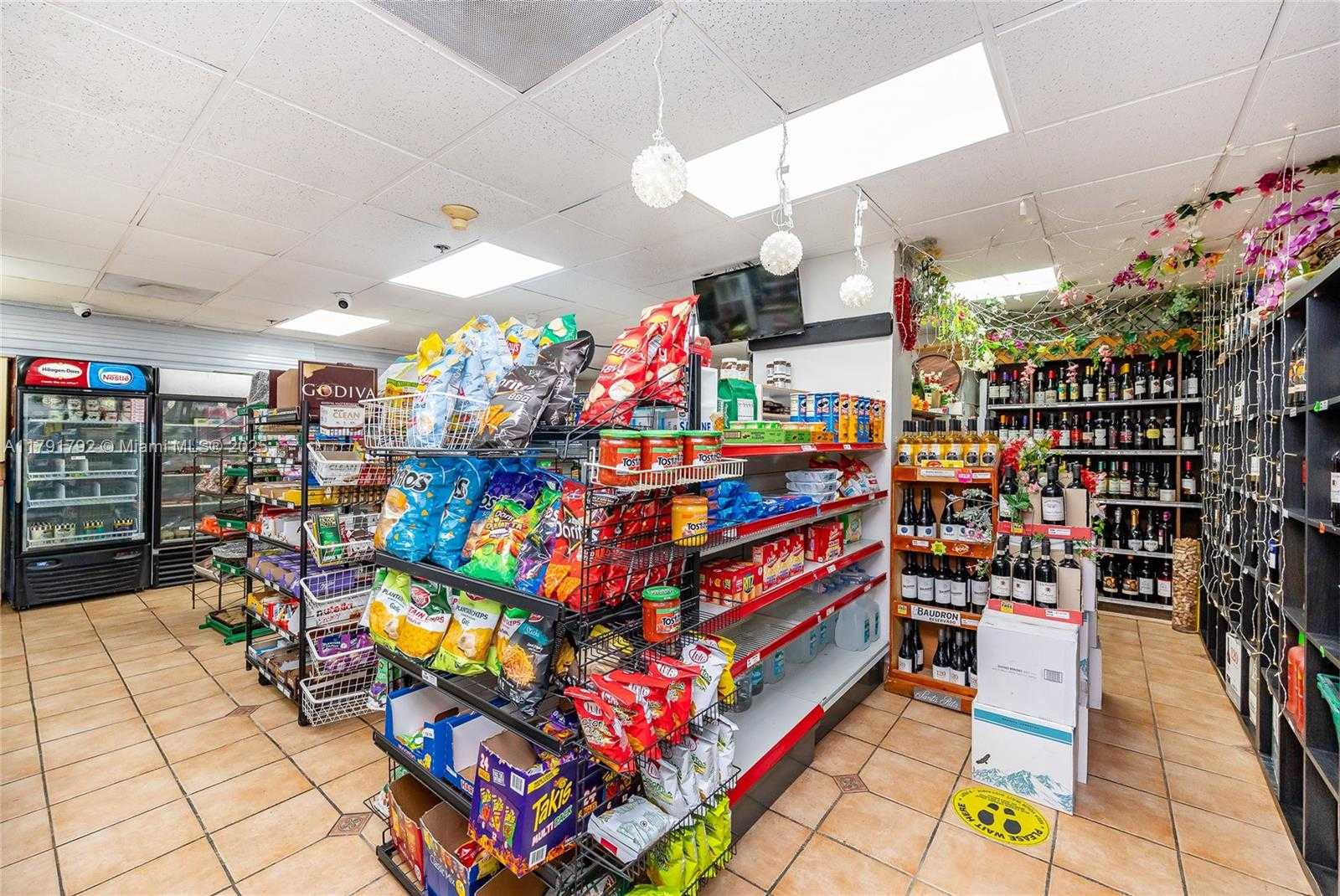 Small Image of 540 BRICKELL KEY DR #905, Miami Number 47