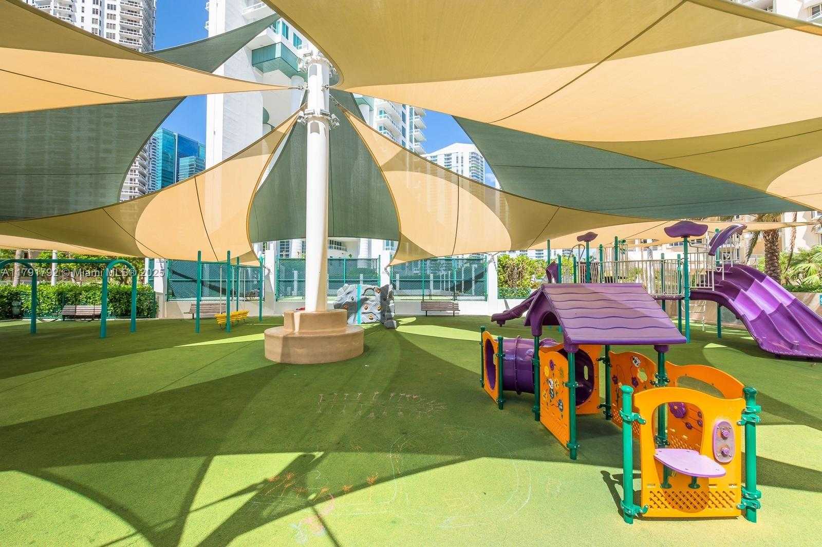 Small Image of 540 BRICKELL KEY DR #905, Miami Number 52