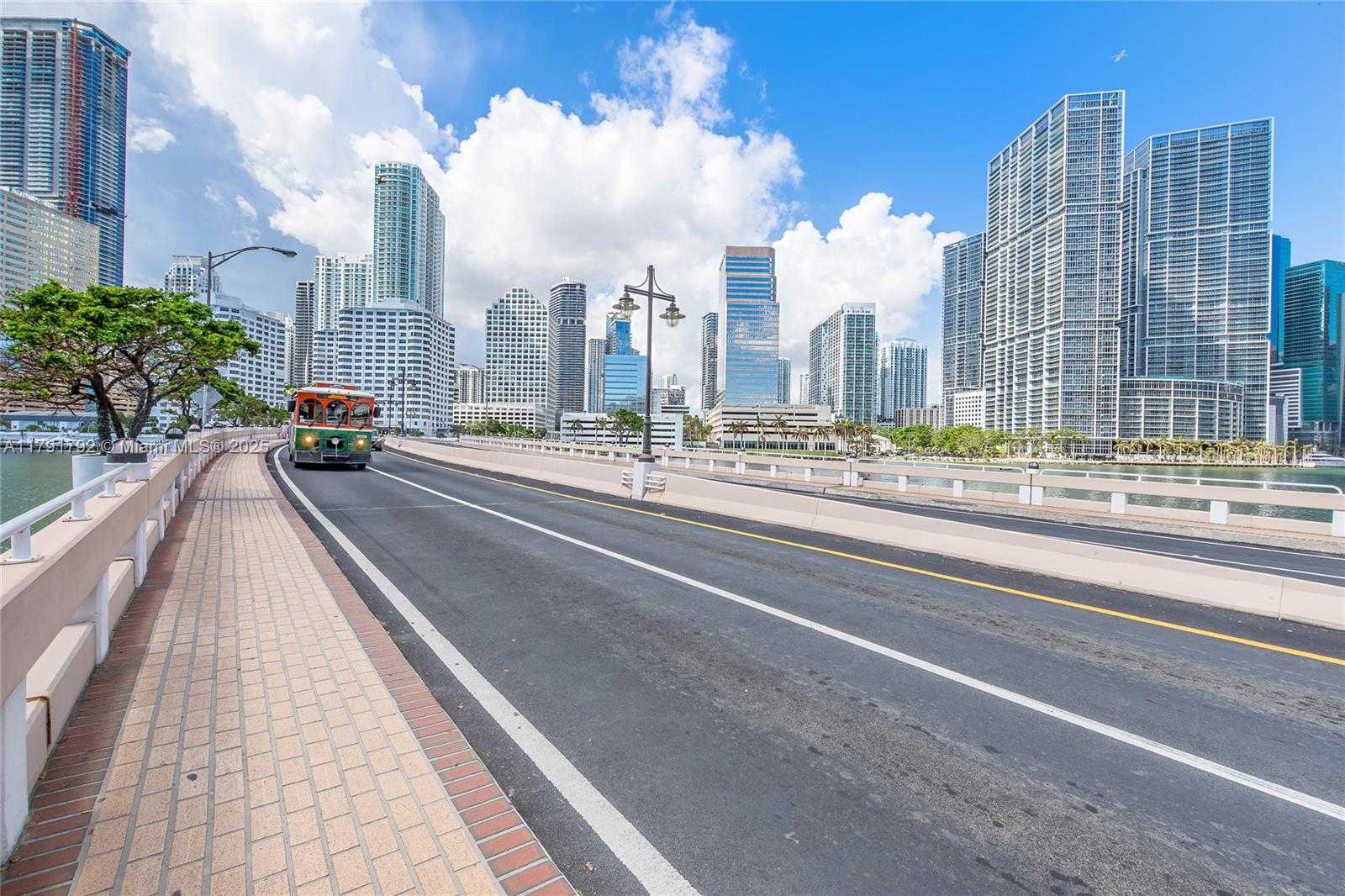 Small Image of 540 BRICKELL KEY DR #905, Miami Number 54