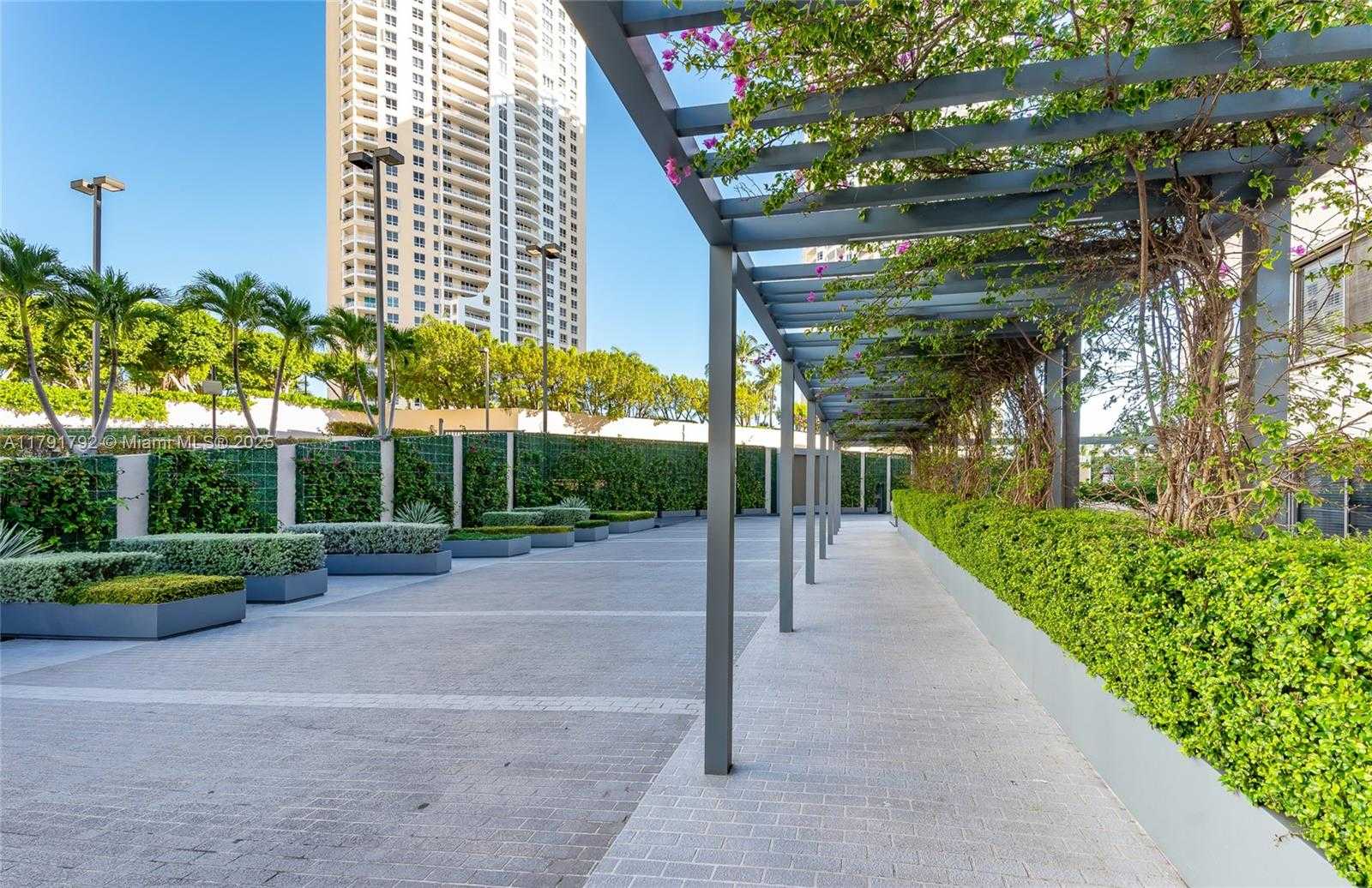 Small Image of 540 BRICKELL KEY DR #905, Miami Number 6