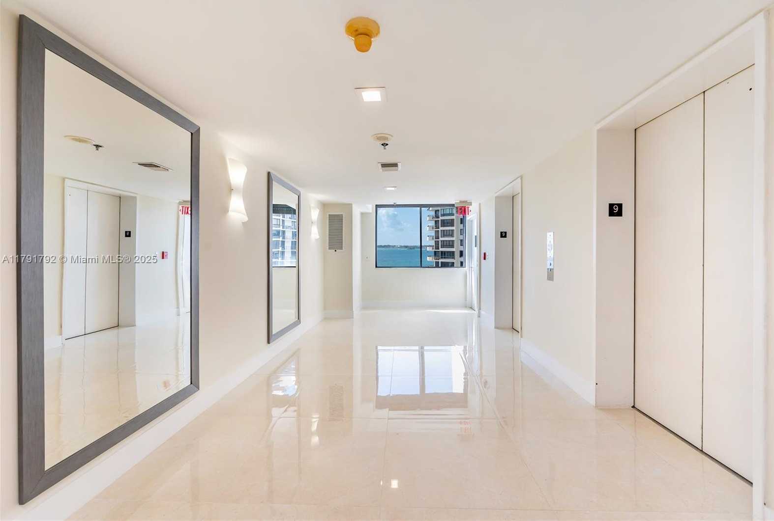 Small Image of 540 BRICKELL KEY DR #905, Miami Number 8