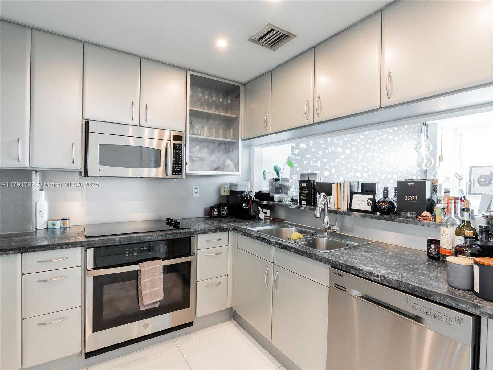 Small Image of 540 WEST AVE #1913, Miami Beach Number 6