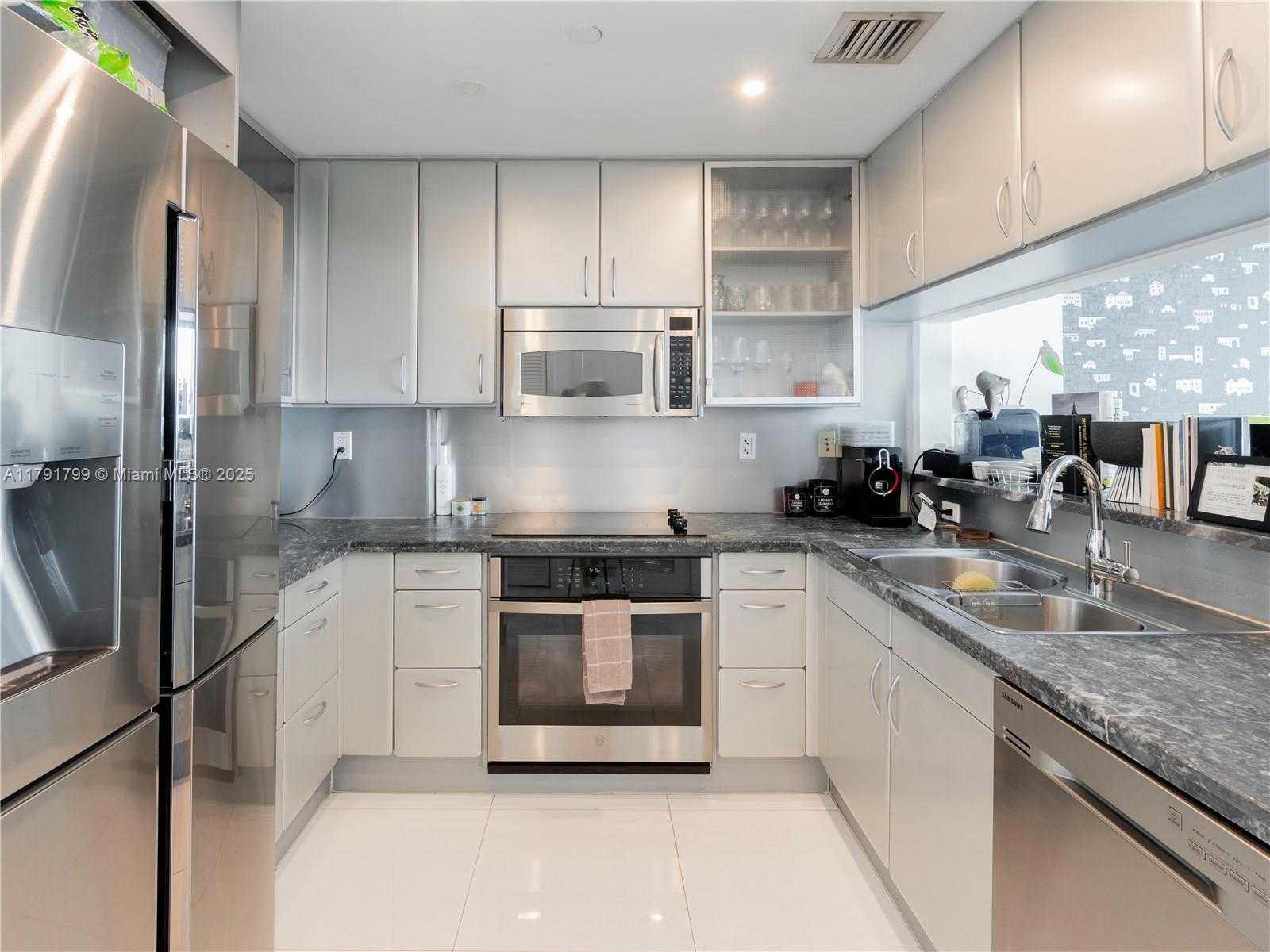 Small Image of 540 WEST AVE #1913, Miami Beach Number 7