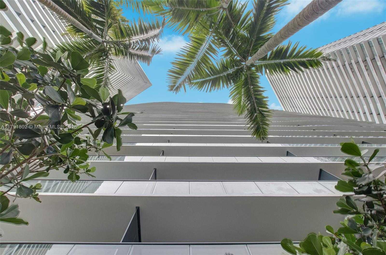 Small Image of 650 NE 32nd St, Miami, FL 33137, USA Number 8