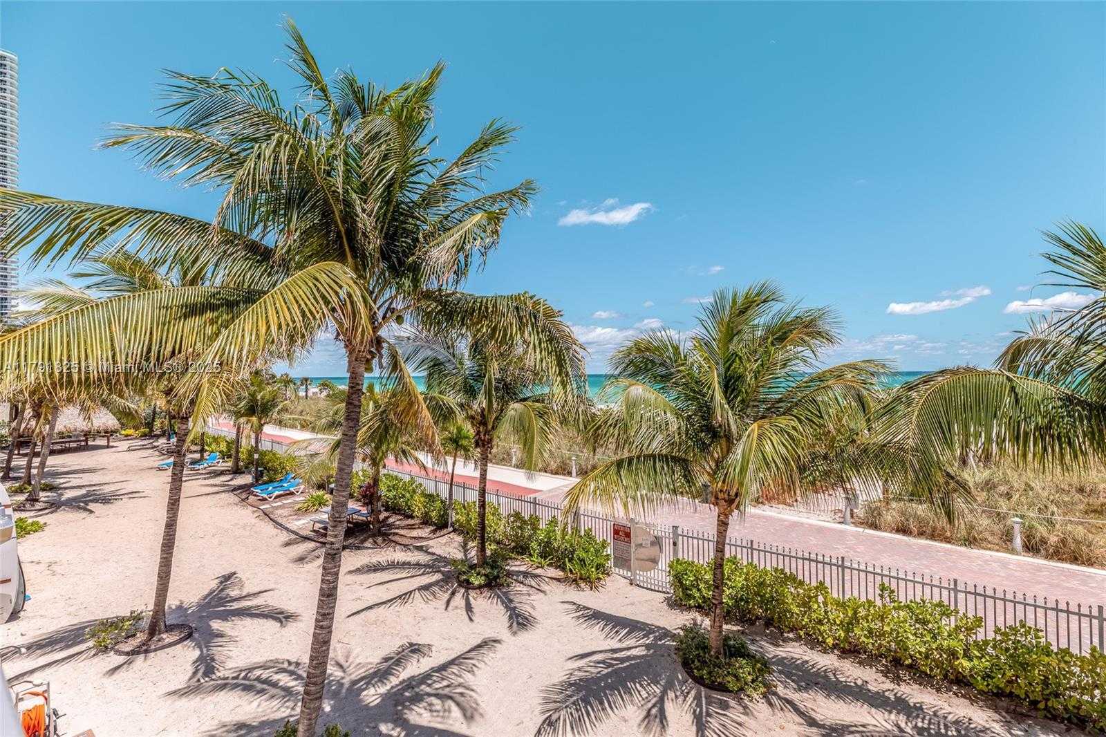 Small Image of 6039 COLLINS AVE #1112, Miami Beach Number 21