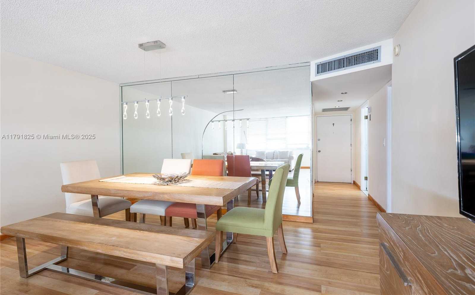 Small Image of 6039 COLLINS AVE #1112, Miami Beach Number 5