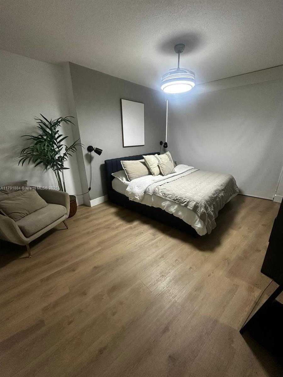 Small Image of 1750 NORTH BAYSHORE DR #1609, Miami Number 14