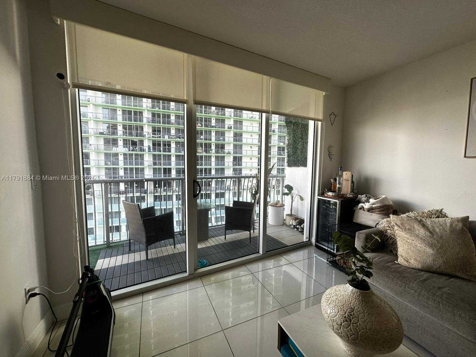 Small Image of 1750 NORTH BAYSHORE DR #1609, Miami Number 5