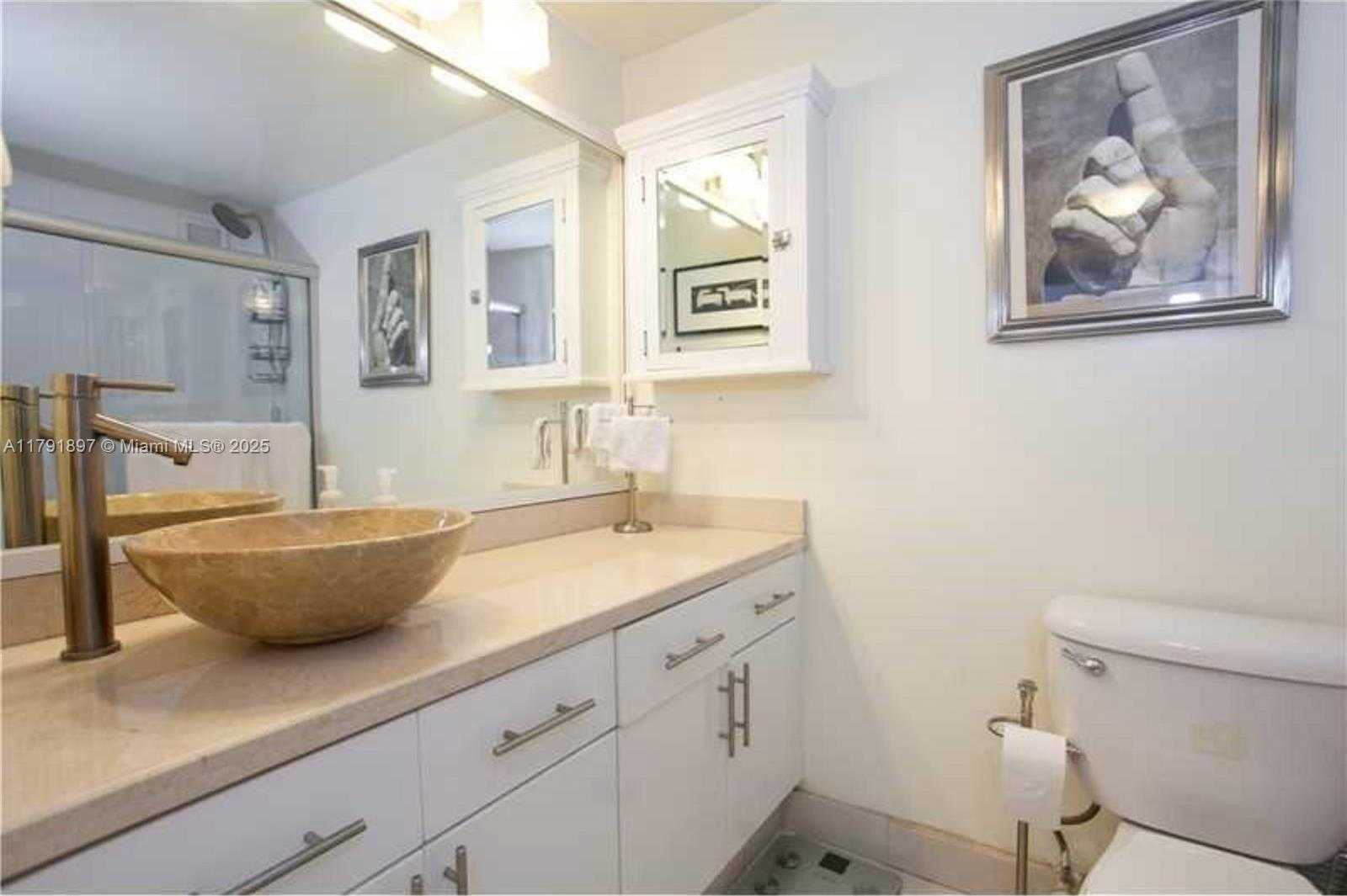 Small Image of 2301 Collins Ave, Miami Beach, FL 33139, USA Number 17