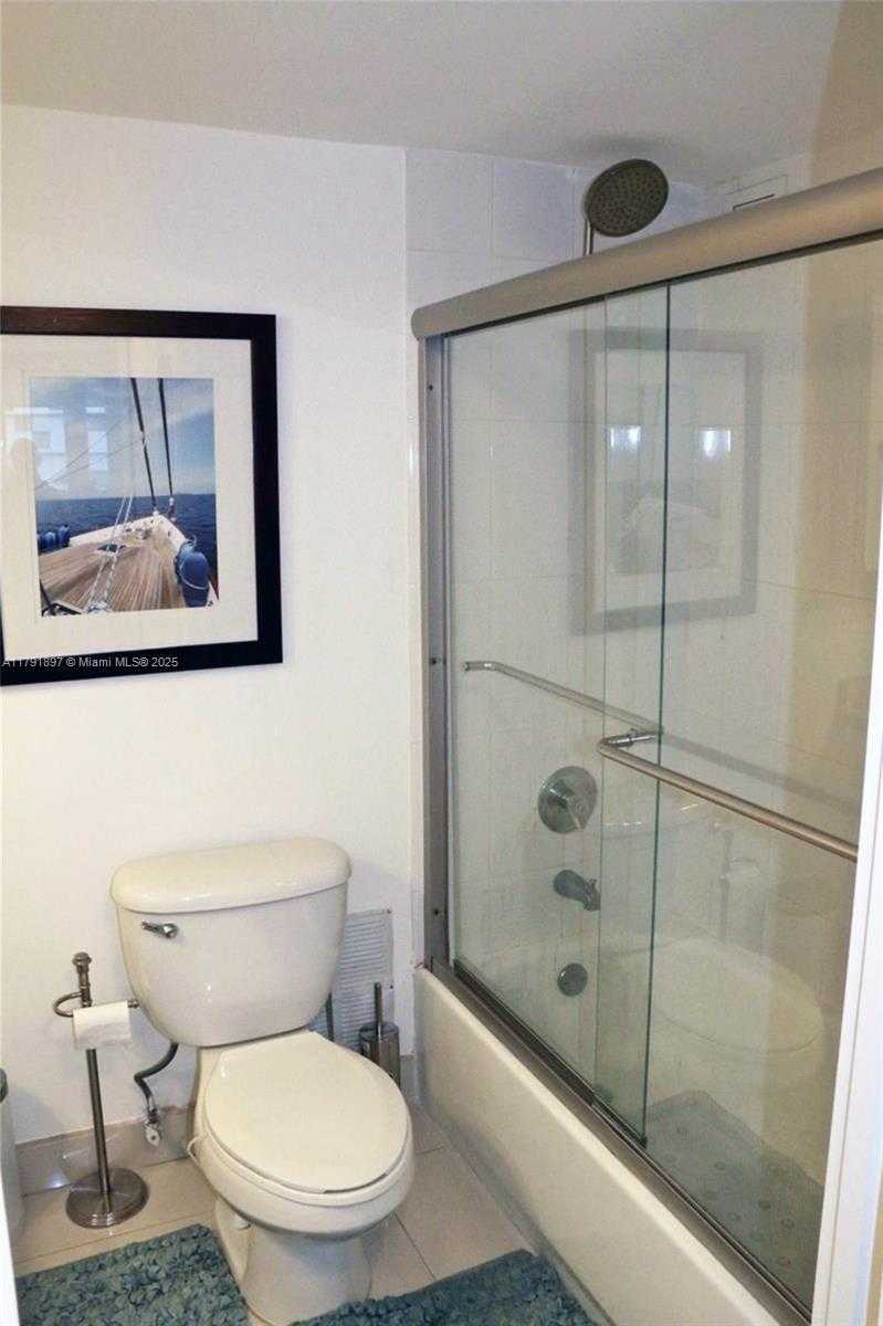 Small Image of 2301 Collins Ave, Miami Beach, FL 33139, USA Number 18