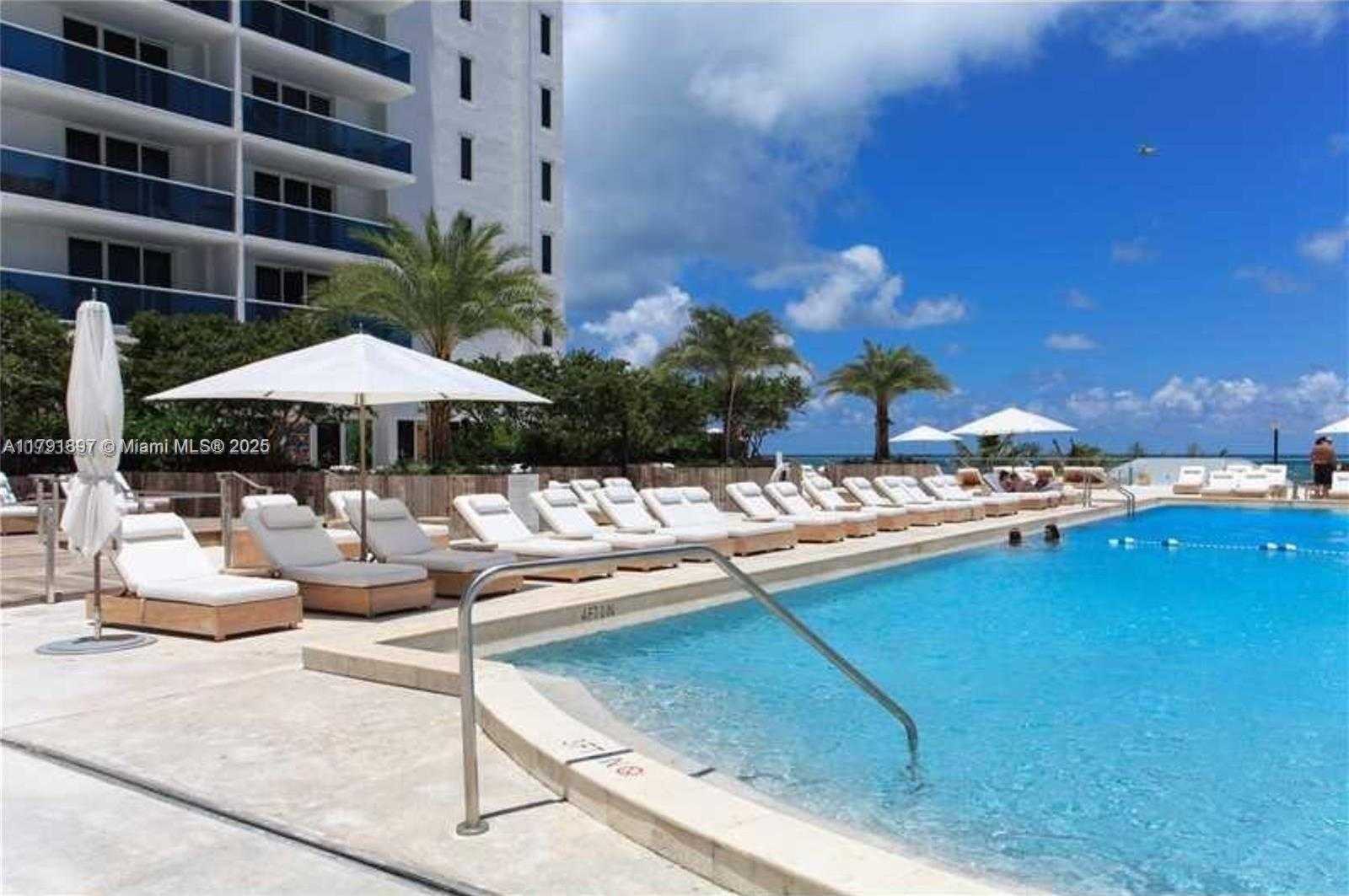 Small Image of 2301 Collins Ave, Miami Beach, FL 33139, USA Number 2