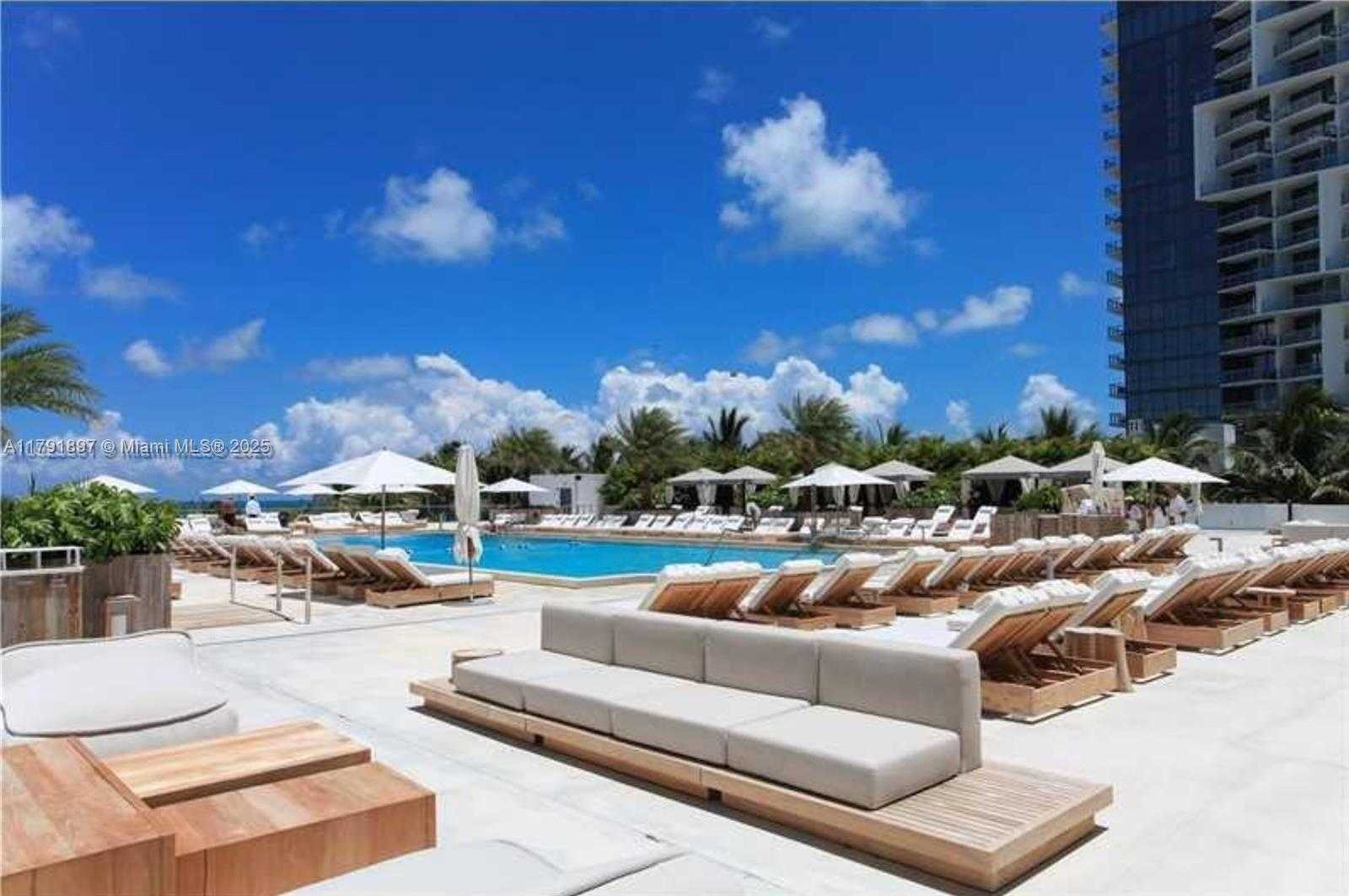 Small Image of 2301 Collins Ave, Miami Beach, FL 33139, USA Number 3