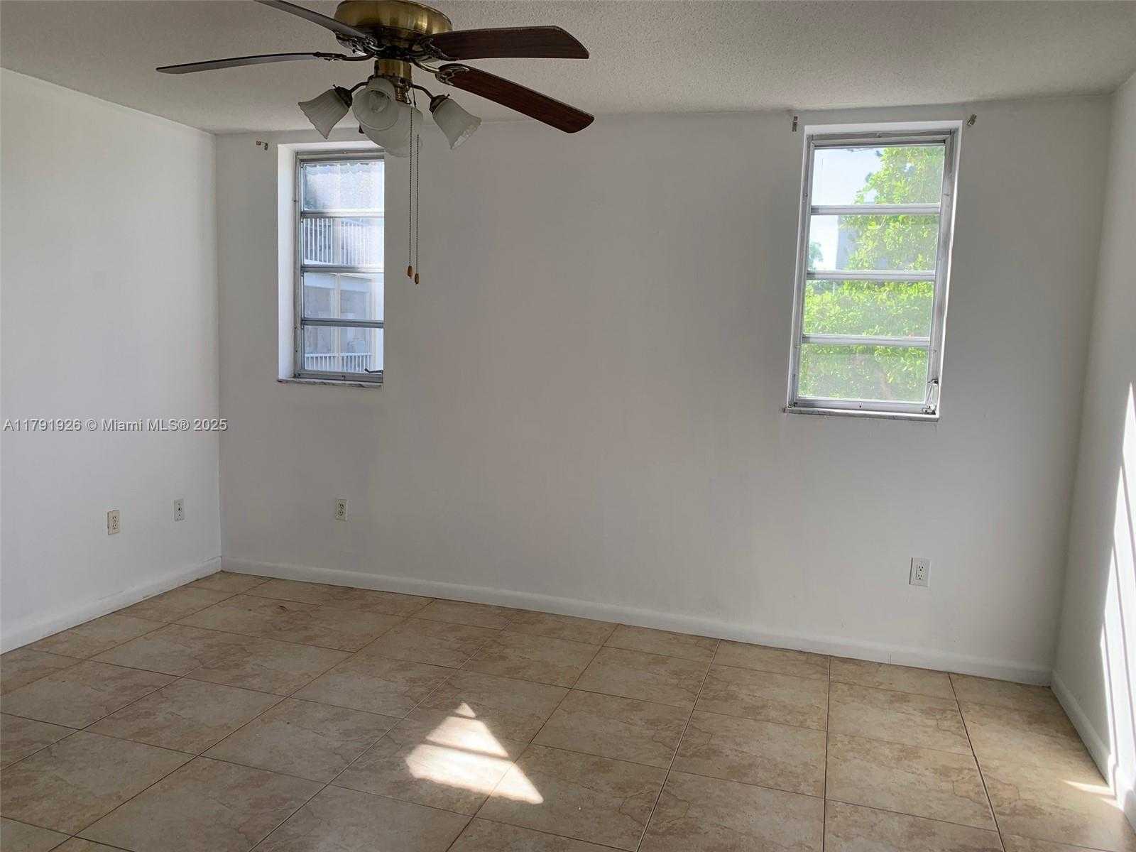 Small Image of 2903 POINT EAST DR #K-308, Aventura Number 10