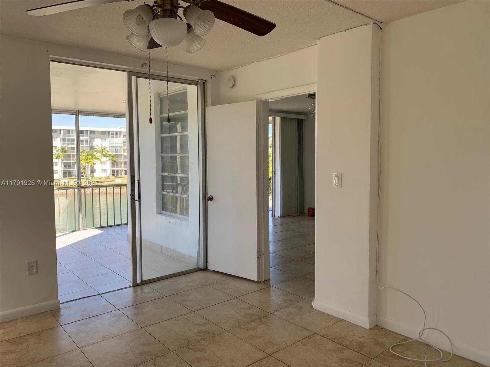 Small Image of 2903 POINT EAST DR #K-308, Aventura Number 11
