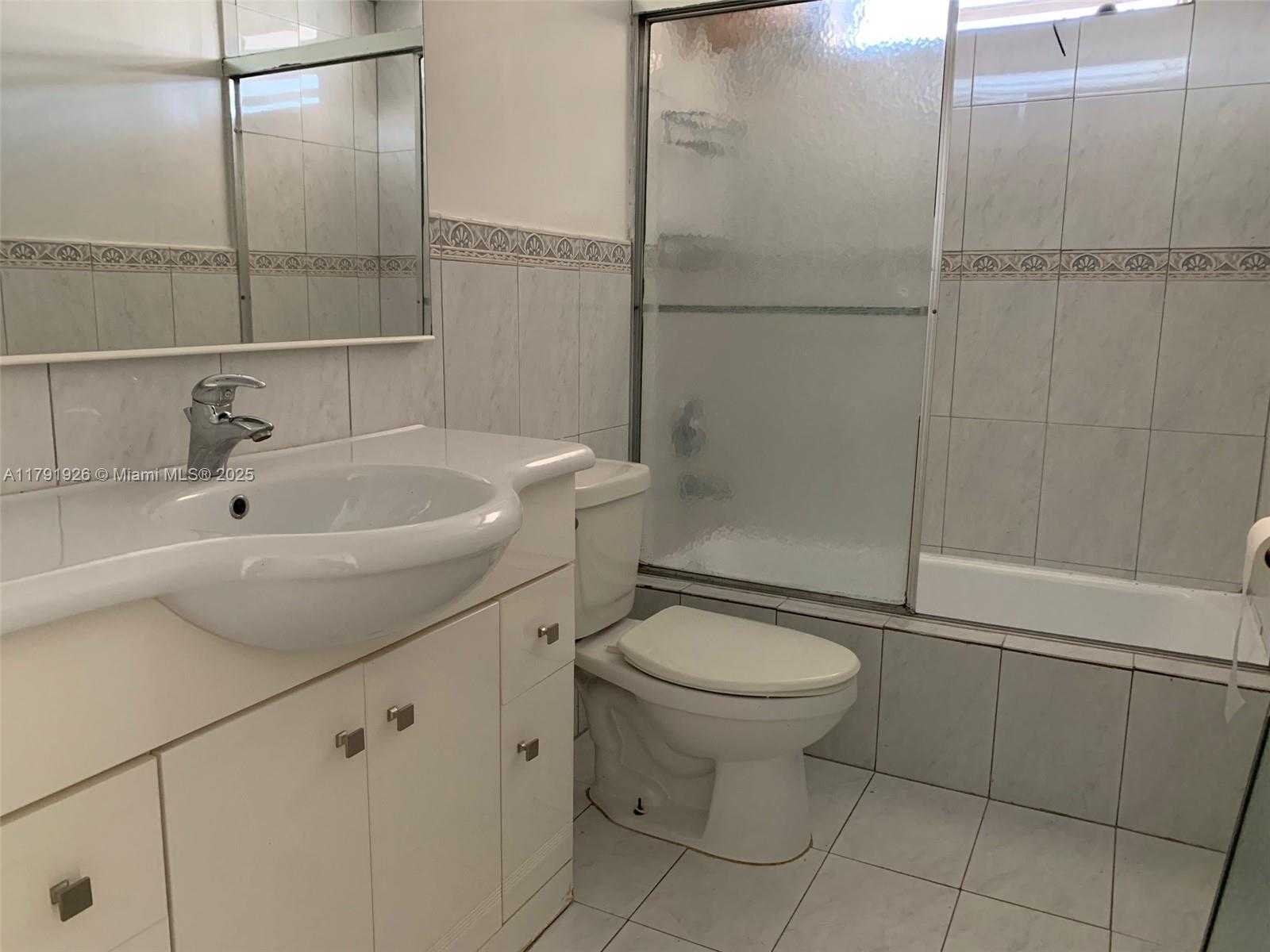 Small Image of 2903 POINT EAST DR #K-308, Aventura Number 12