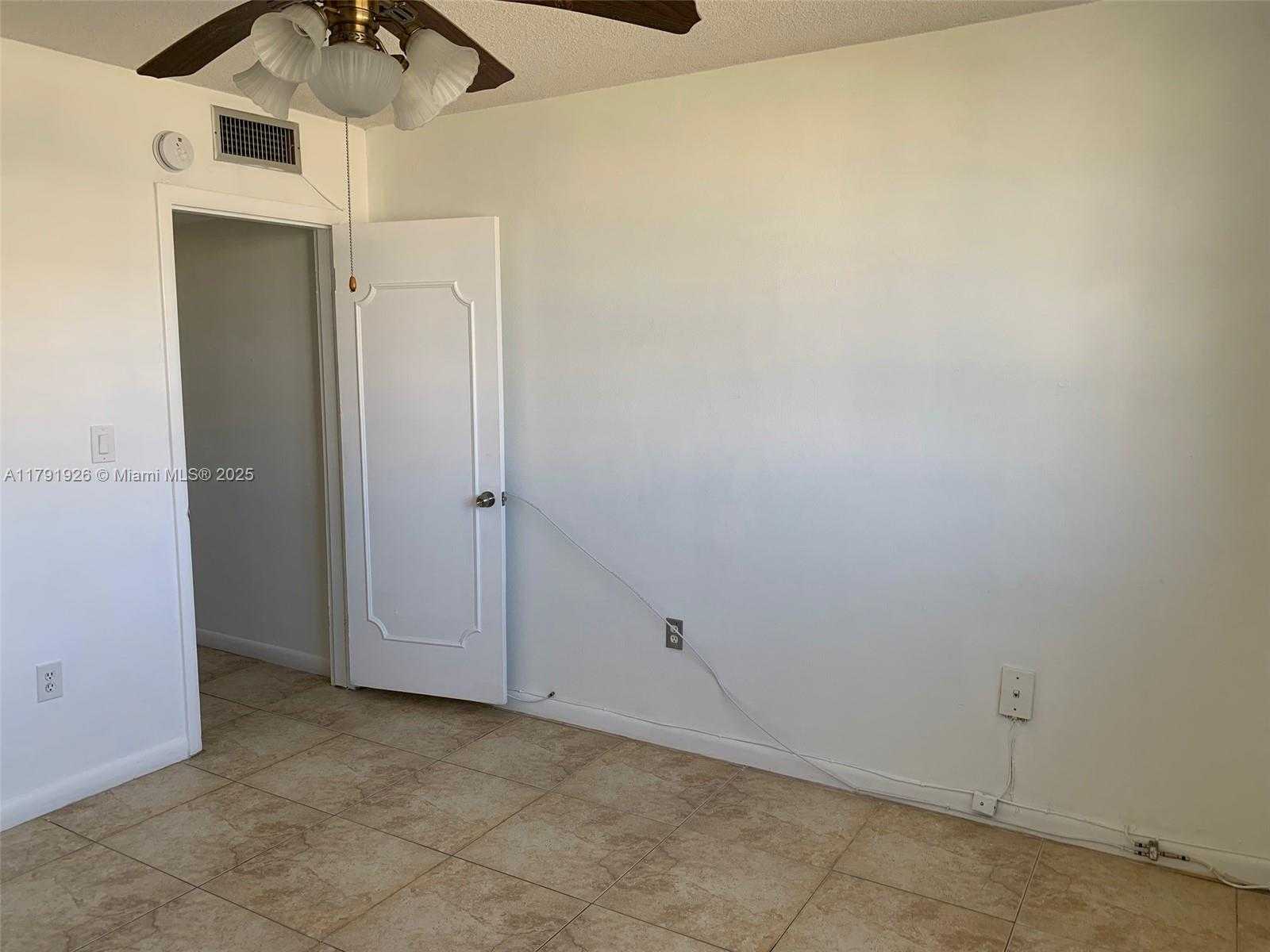 Small Image of 2903 POINT EAST DR #K-308, Aventura Number 15