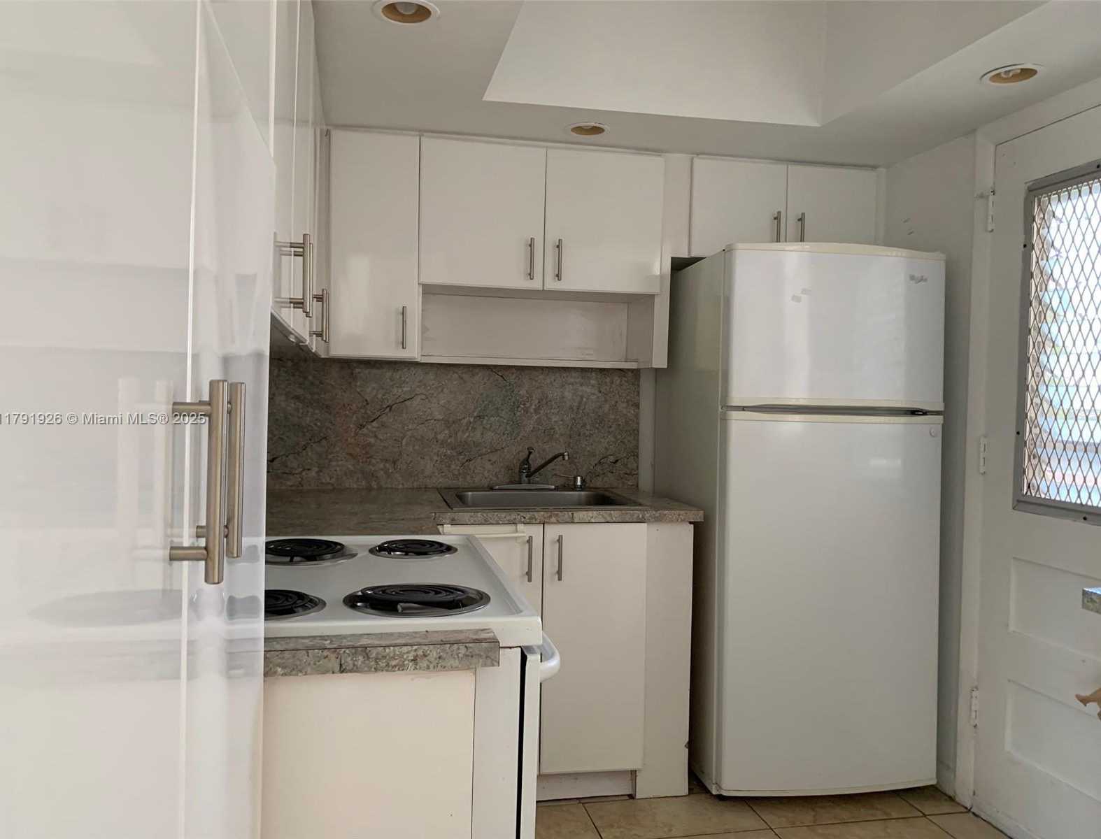 Small Image of 2903 POINT EAST DR #K-308, Aventura Number 17