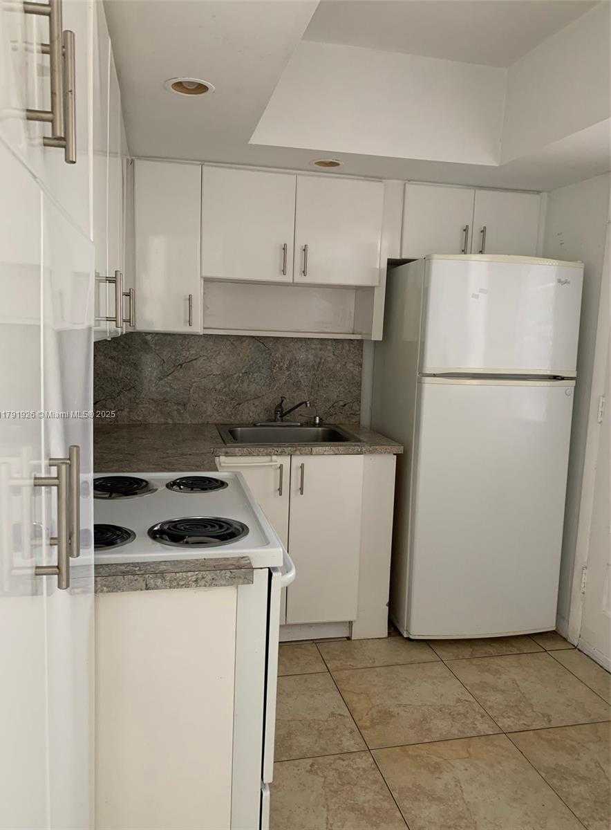 Small Image of 2903 POINT EAST DR #K-308, Aventura Number 18