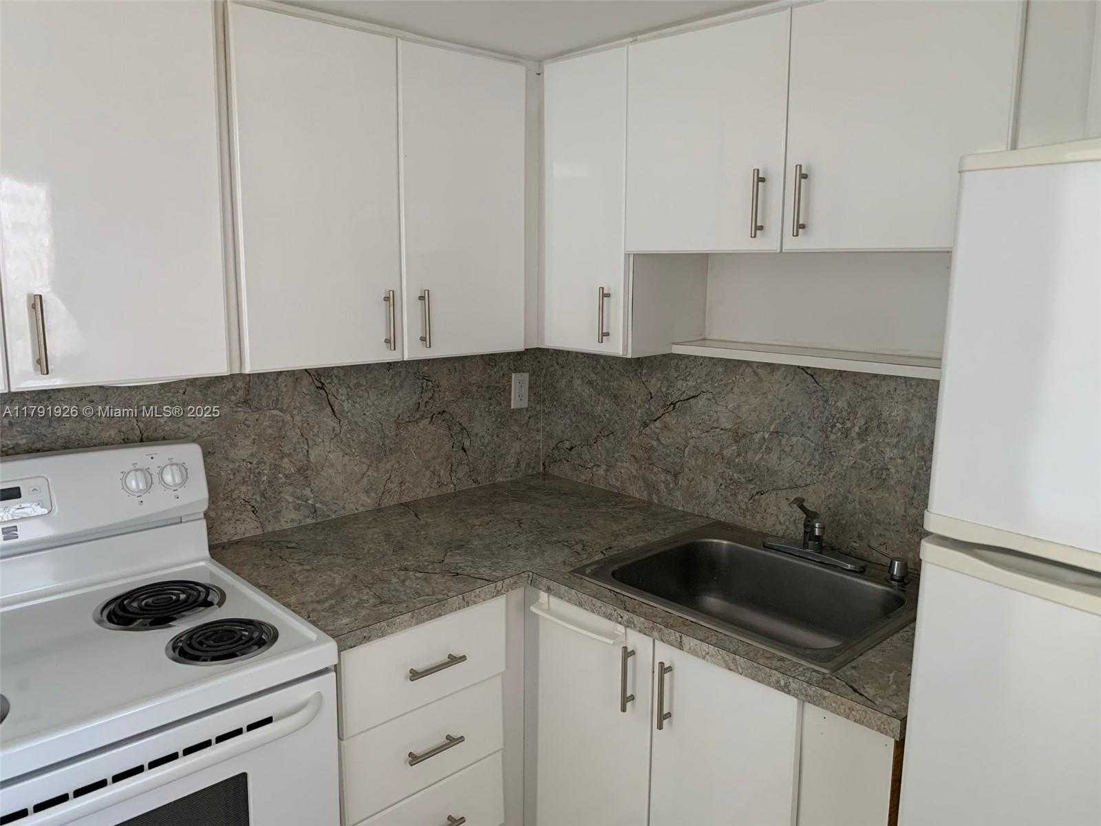 Small Image of 2903 POINT EAST DR #K-308, Aventura Number 19