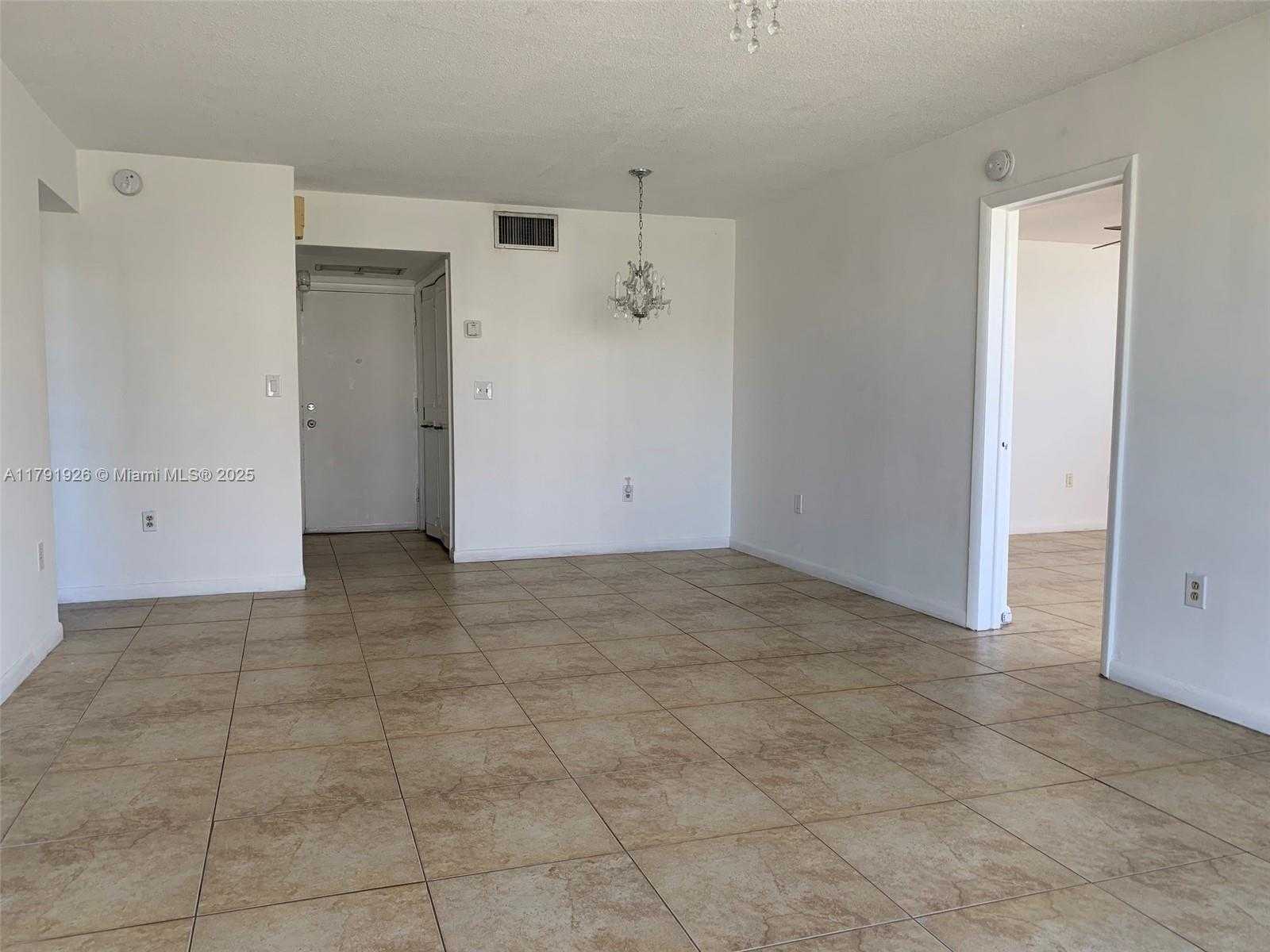 Small Image of 2903 POINT EAST DR #K-308, Aventura Number 5