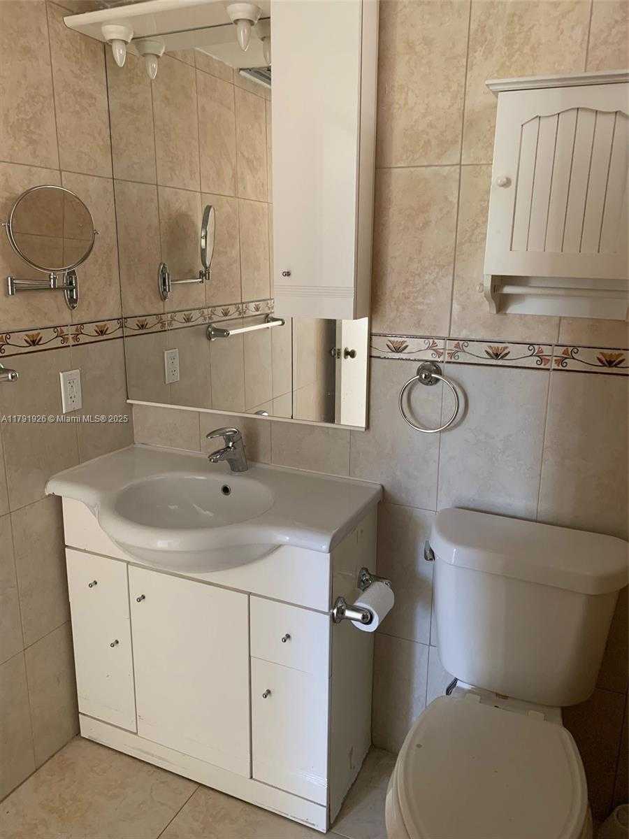 Small Image of 2903 POINT EAST DR #K-308, Aventura Number 8