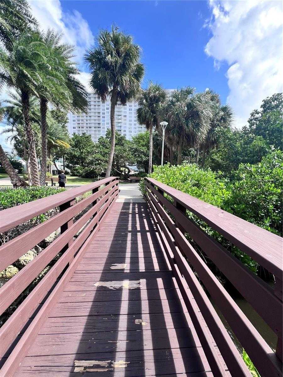 Small Image of 2801 NORTH EAST 183RD ST #1804W, Aventura Number 24