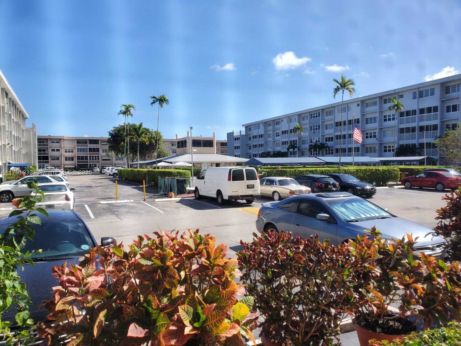 Small Image of 215 SOUTH EAST 3RD AVE #302D, Hallandale Beach Number 3