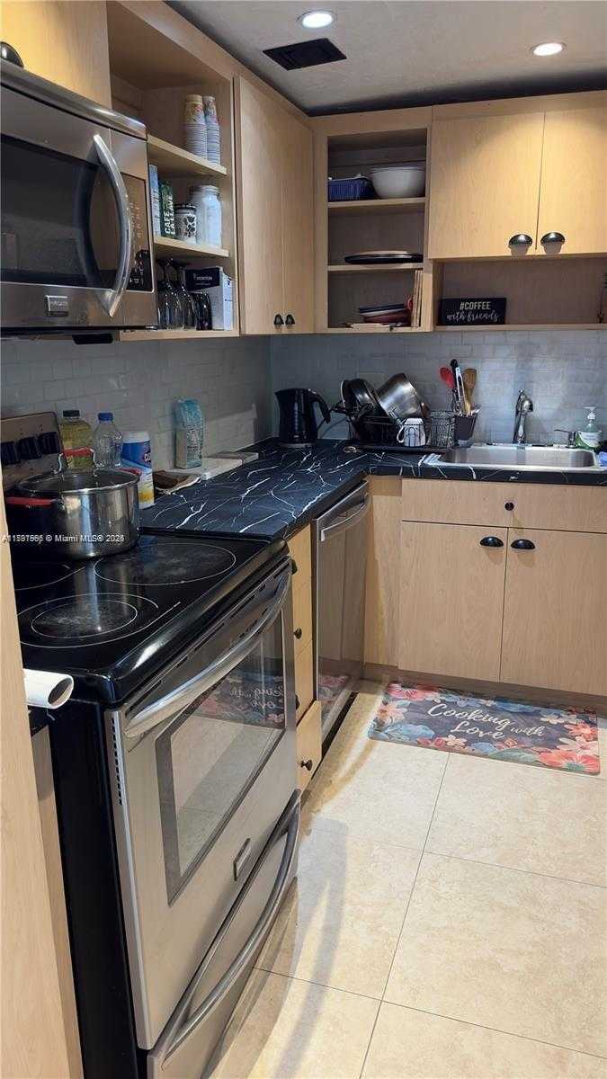 Small Image of 2841 NORTH EAST 163RD ST #1010, North Miami Beach Number 9