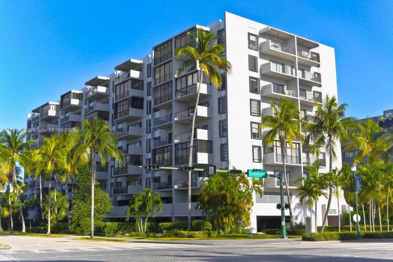 Small Image of 575 CRANDON BLVD #307, Key Biscayne Number 20