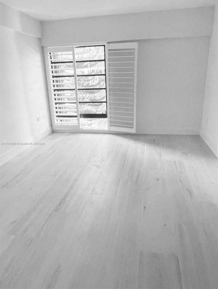 Small Image of 575 CRANDON BLVD #307, Key Biscayne Number 3