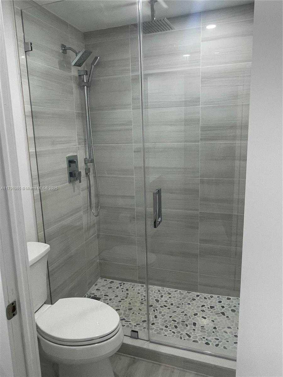 Small Image of 575 CRANDON BLVD #307, Key Biscayne Number 6