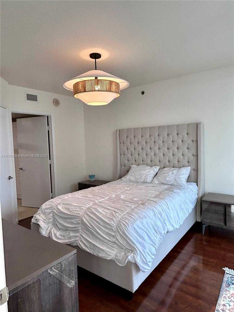 Small Image of 1830 SOUTH OCEAN DR #4106, Hallandale Beach Number 19