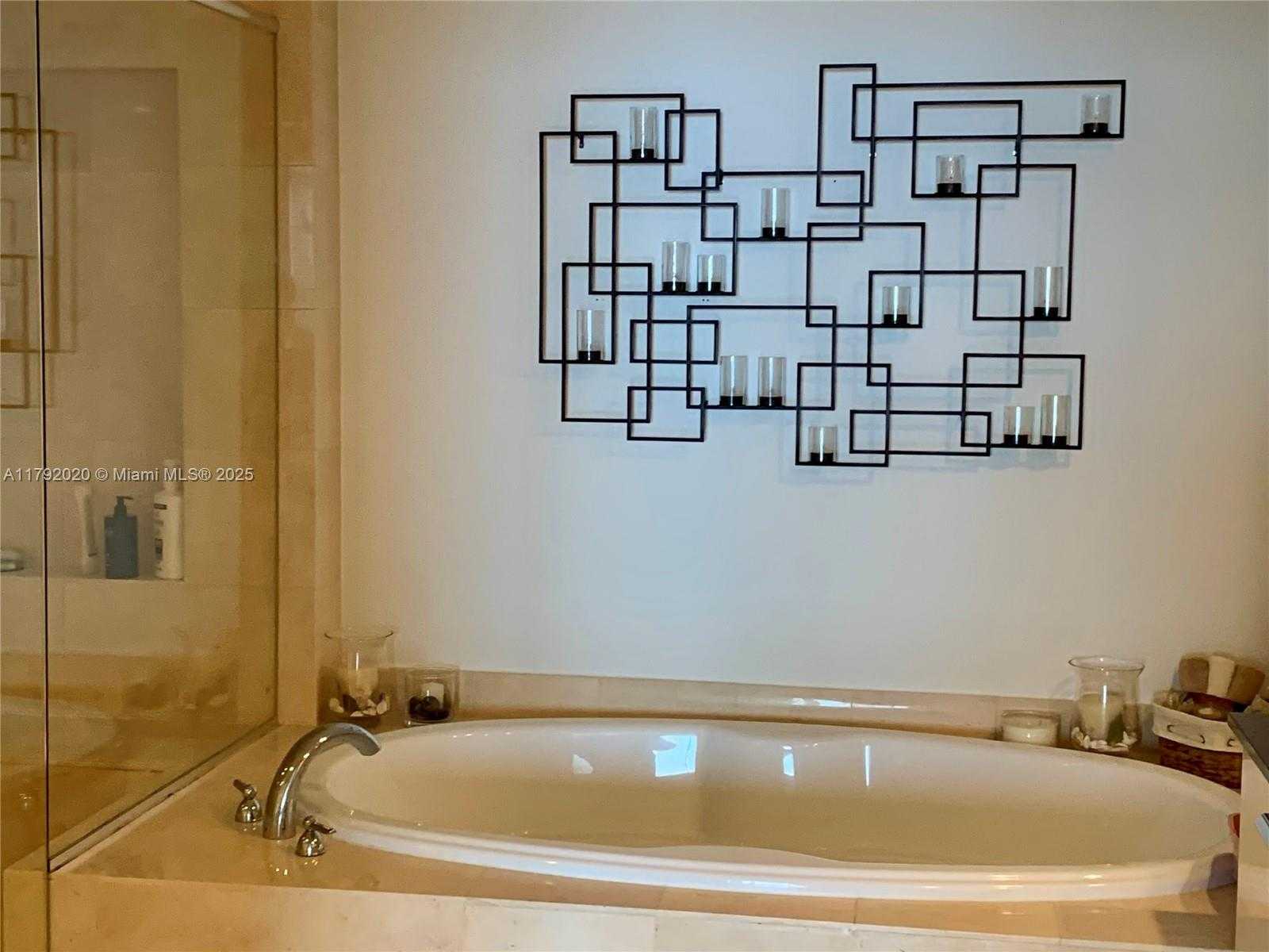 Small Image of 1850 SOUTH OCEAN DR #2303, Hallandale Beach Number 16