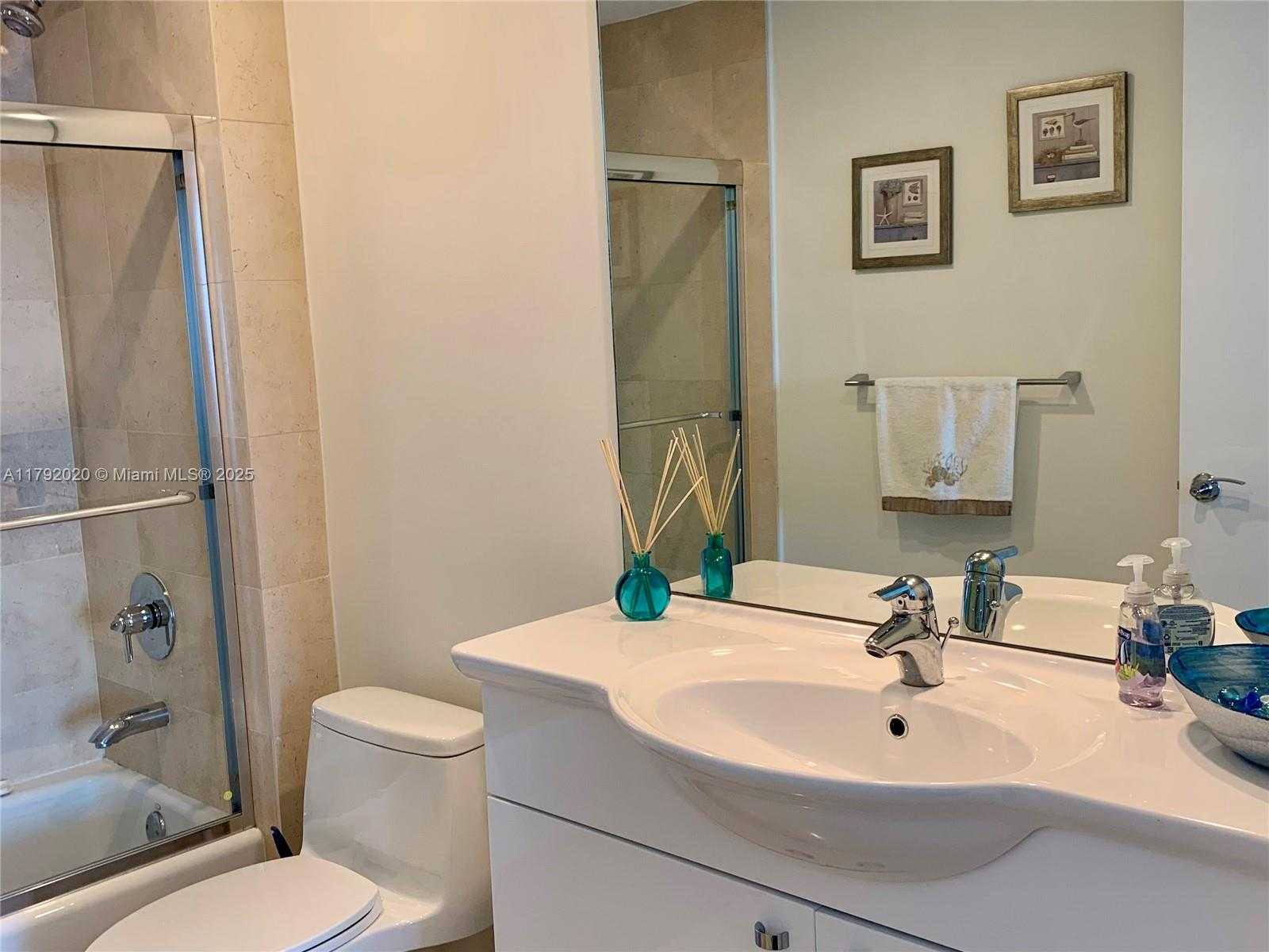 Small Image of 1850 SOUTH OCEAN DR #2303, Hallandale Beach Number 19